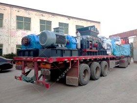 1000x700半自動液壓對輥破碎宅男APP在线下载發往河南